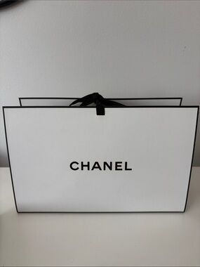 CHANEL White and Black Ribbon Gift Bag